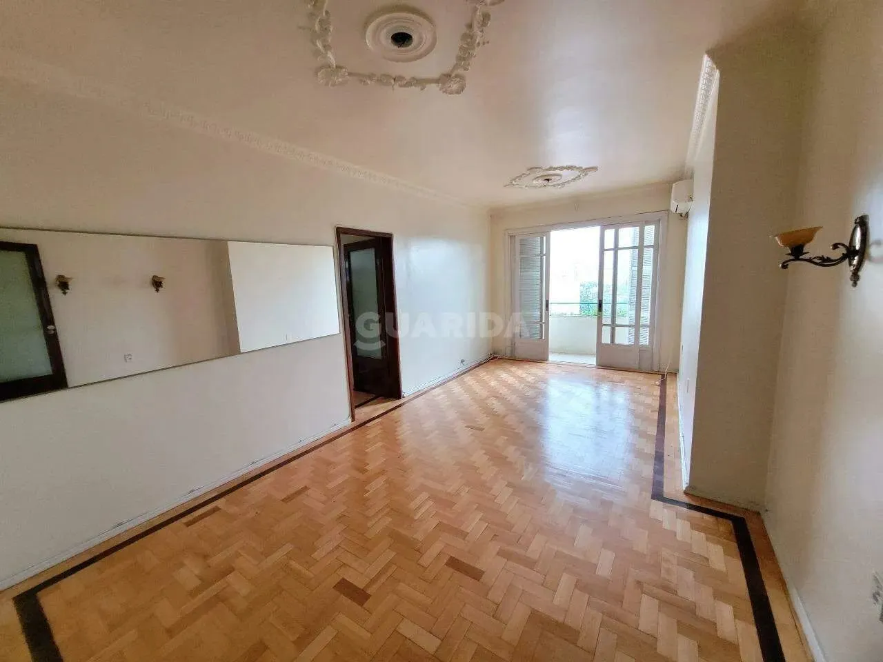 Apartamento de 3 dormitórios no bairro Bom Fim.