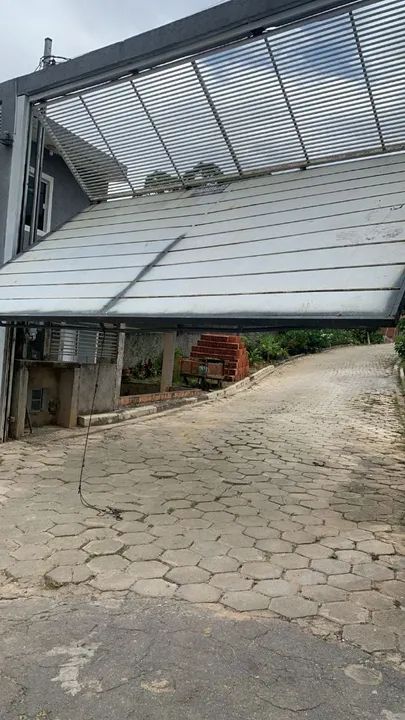 Terreno com área verde em condomínio fechado