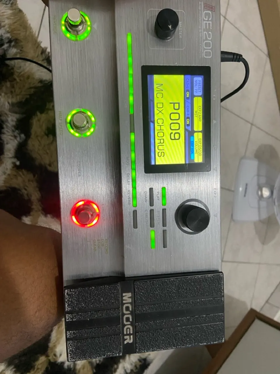 Pedaleira Mooer GE200 - Multi efeitos Guitarra