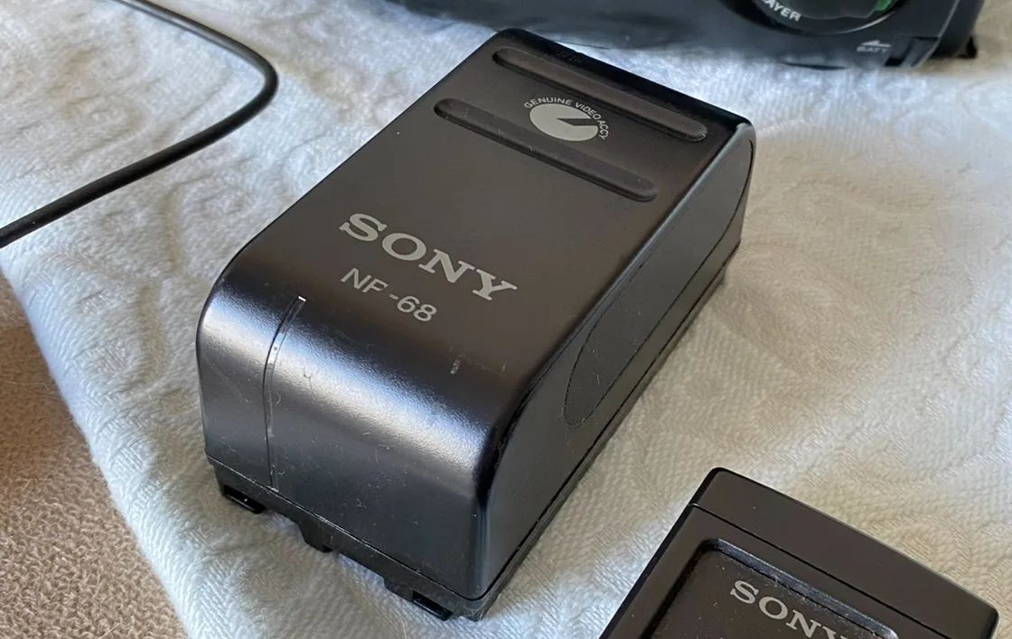 Carregador de bateria da filmadora Sony handcam - Foto 2