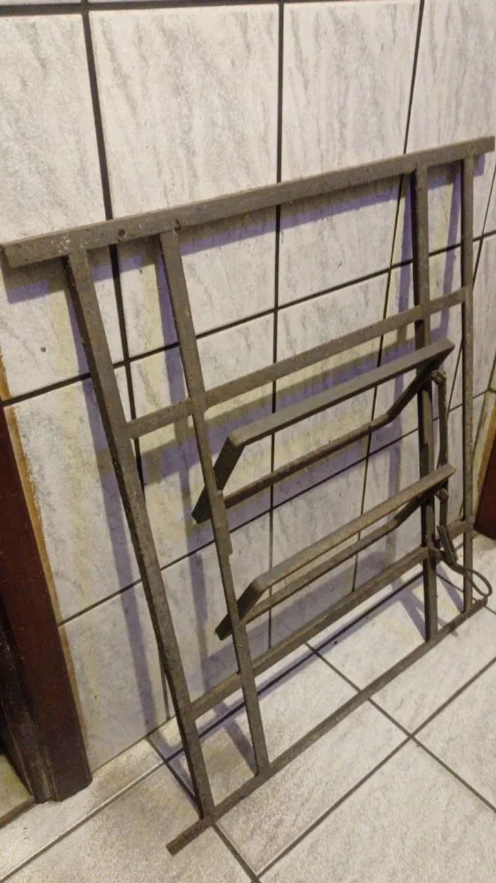 Vitrô de ferro 0,70 x 0,80<br>0,80 altura - Foto 4