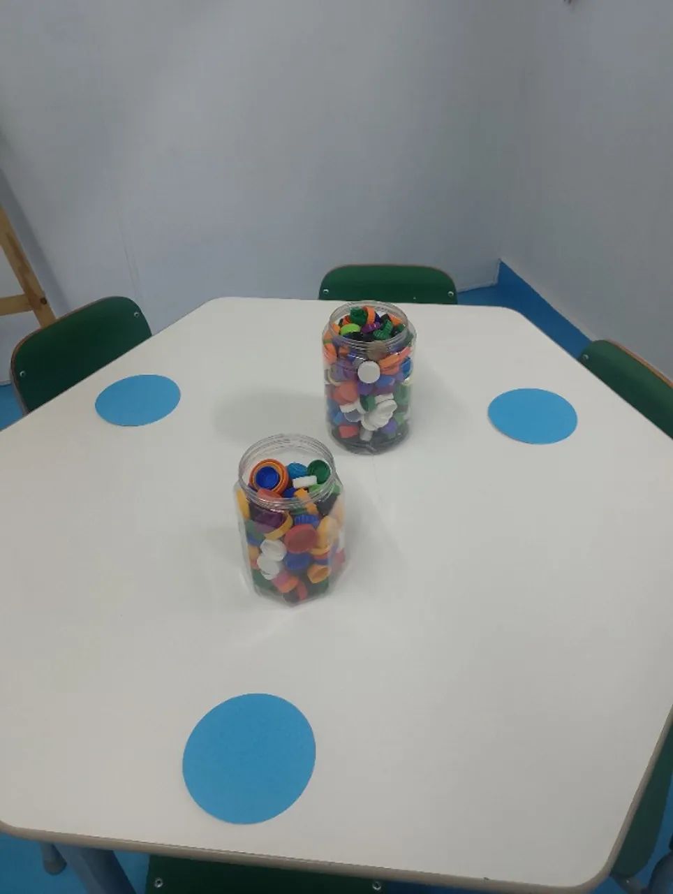 Mesa escolar com 6 cadeiras - Foto 2