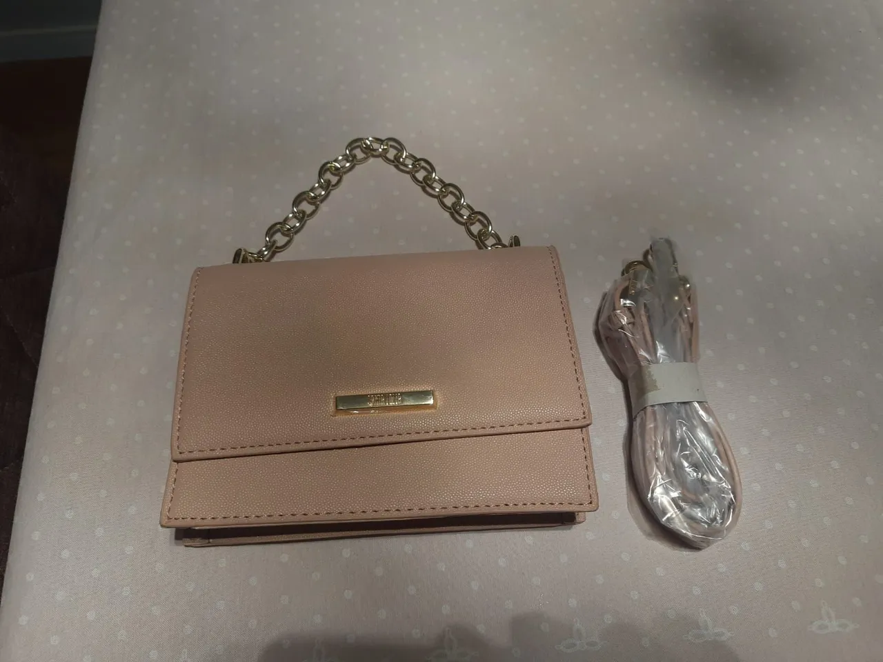 Bolsa Feminina Rosa com Alça de Corrente