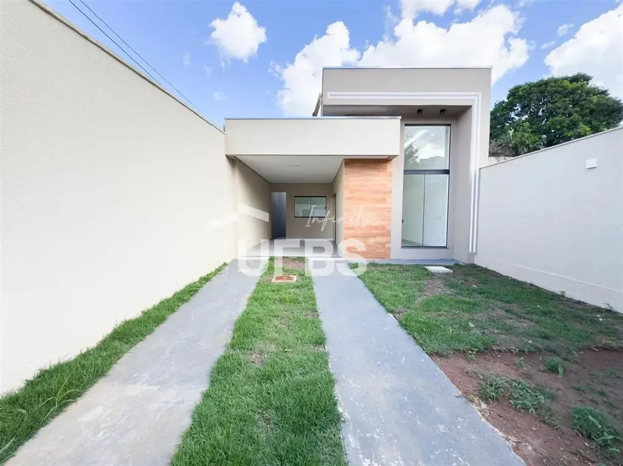 Casa 3 quartos sendo 1 suíte - Jardim Novo Mundo
