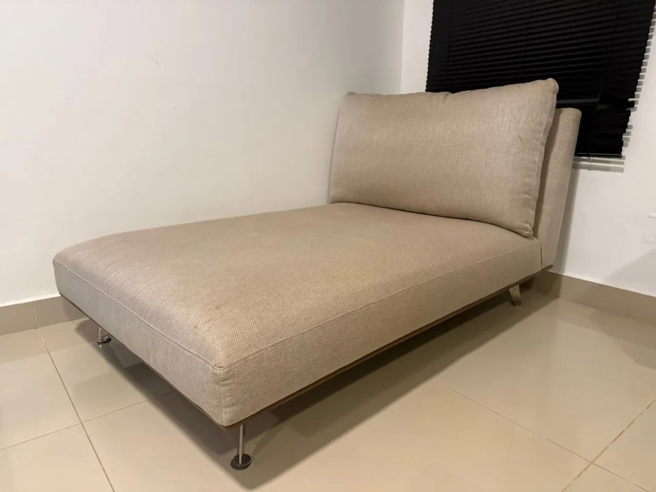 Sofá/Chaise em Linho (Prima Linea) - Usada (ótimo estado de conservação)