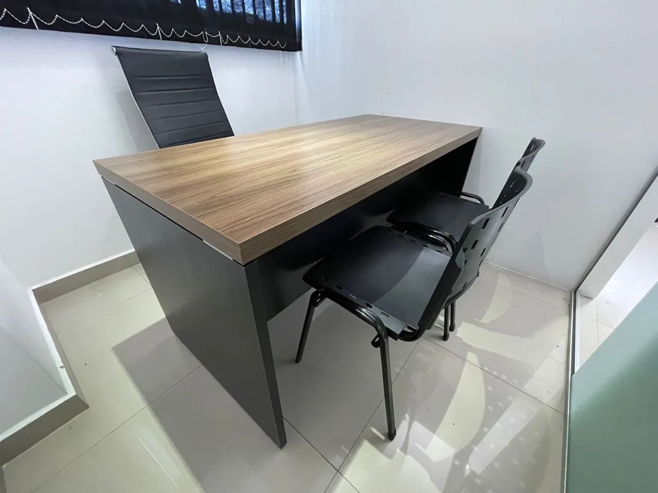 COMBO Mesa de Escritório 1.50x0.70 com Cadeiras - LOJA IKONMIXOFFICE  - Foto 3