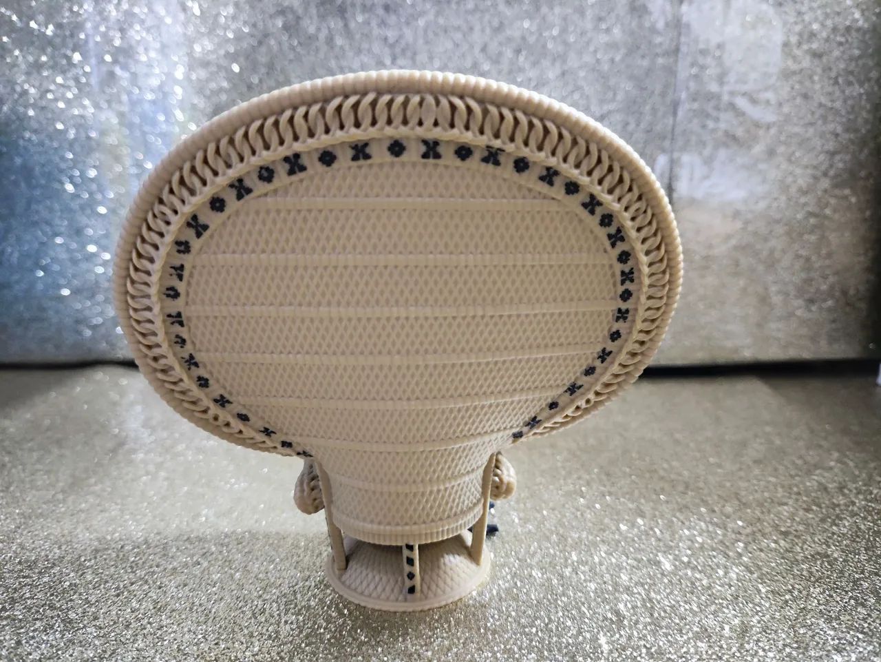 Funko Pop! Original Família Addams Morticia na cadeira - Foto 3