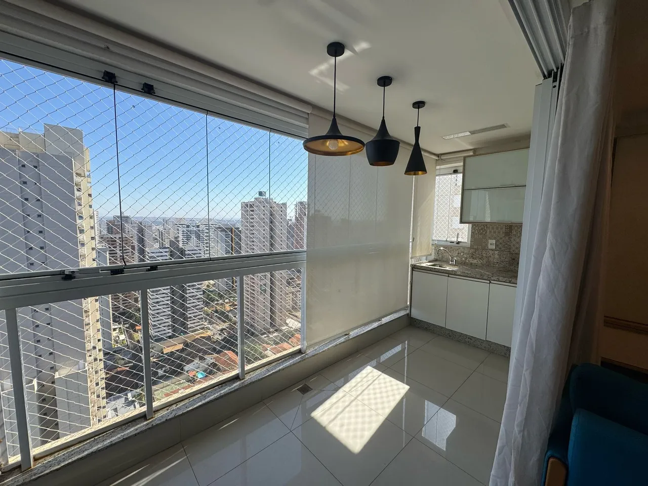 SEMI MOBILIADO com 95M² com 3UÍTES no Setor Bueno - Goiânia - GO