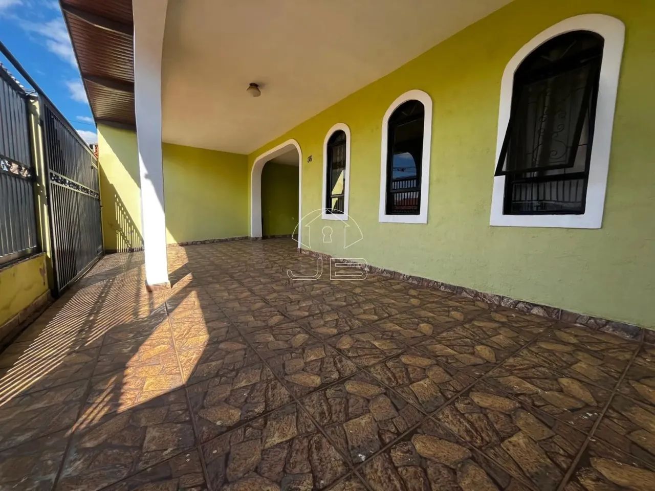 Imperdível Casa à Venda em Campinas/SP - 3 Quartos, 2 Salas, 1 Banheiro e 4 Vagas de Garag - Foto 3