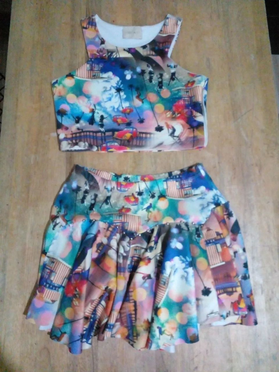 Saia e Top Floral Vibrante.. conjunto  - Foto 2