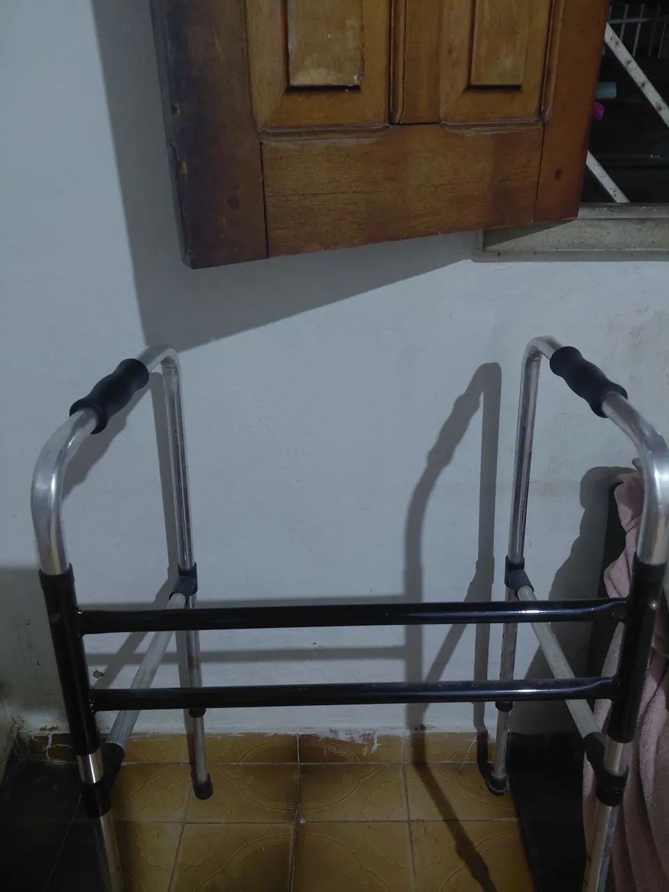 Andador para adulto, semi novo. - Foto 2