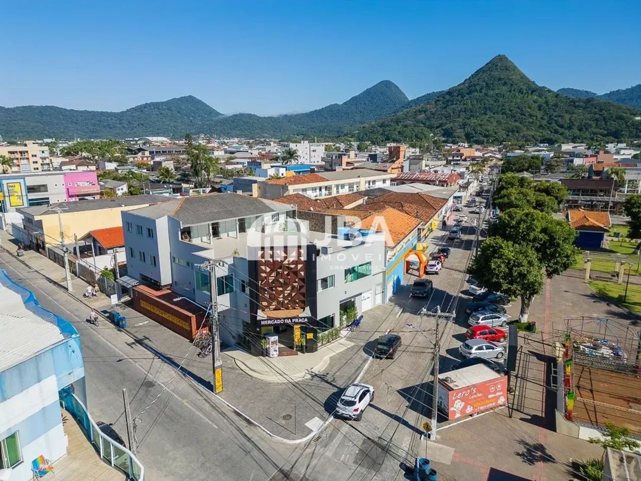 MERCADO NO CENTRO DE MATINHOS