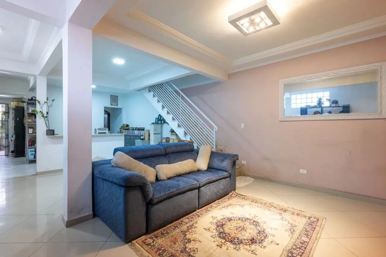 Sobrado para venda com 4 quartos, sendo 1 suíte, 230m²