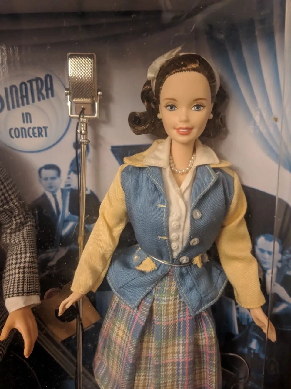 Barbie Collector Loves Frank Sinatra  - Foto 3