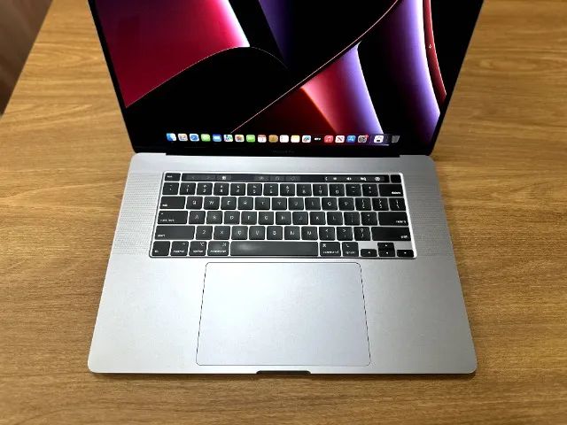 MACBOOK PRO, 32 GB RAM, 1TB SSD, 16 POLEGADAS, CORE i9, TOUCH BAR