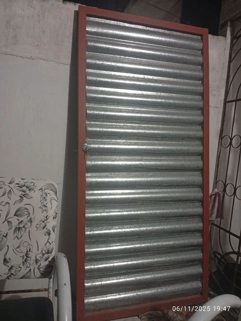 New gate measuring 1 meter by 2.20 meters64316688468610121