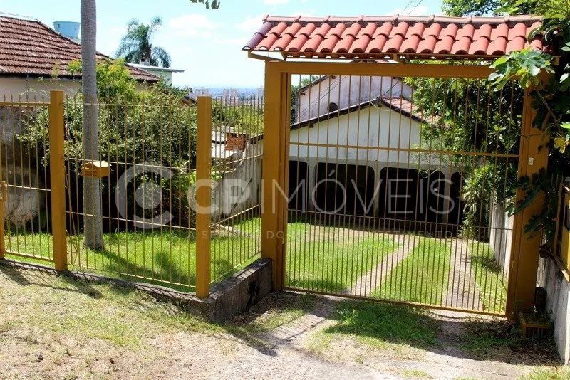 casa/terreno em Porto Alegre, no bairro Vila Jardim, à venda.