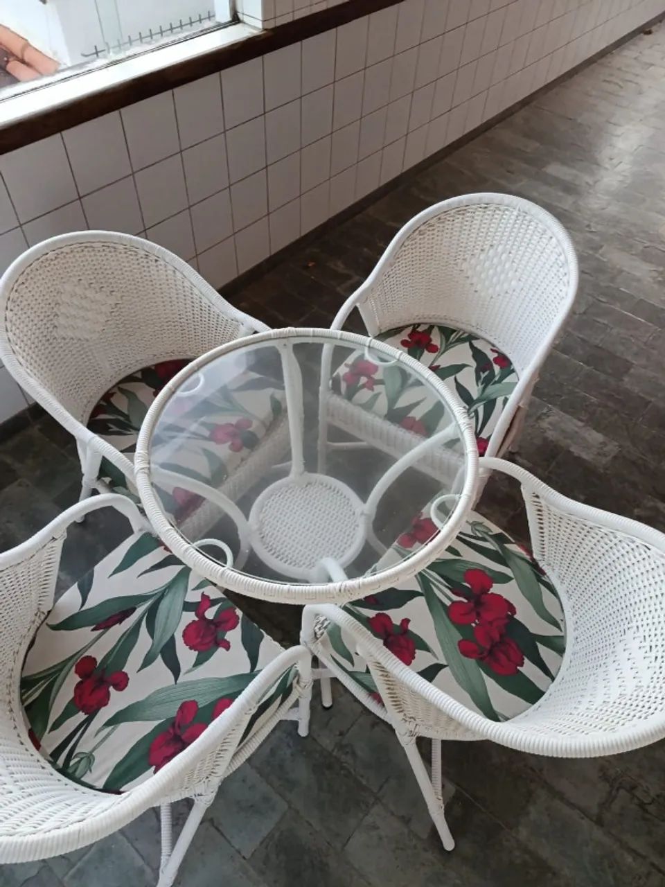 Conjunto de vime branca com 1 mesa e 4 cadeiras - Foto 3