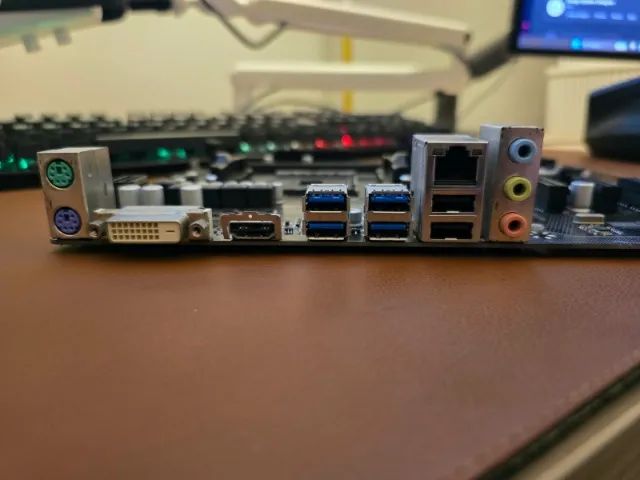 Placa-mãe Gigabyte GA-A320M-H - Foto 2