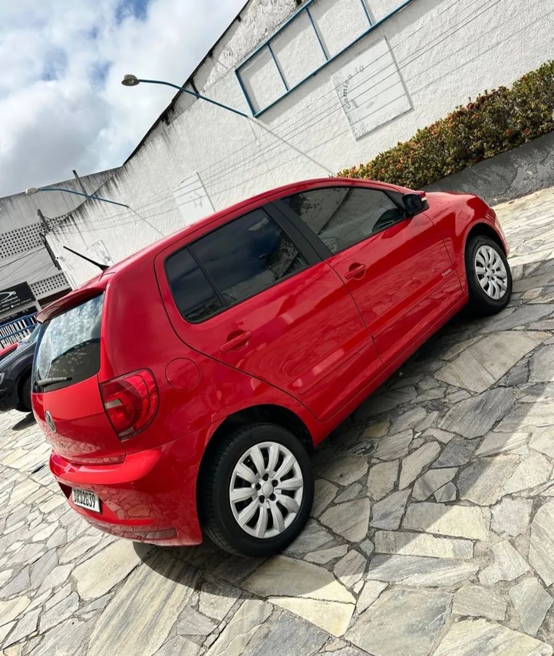 Volkswagen Fox 1.0 MI Total Flex 8V 5P 2014 - Foto 2