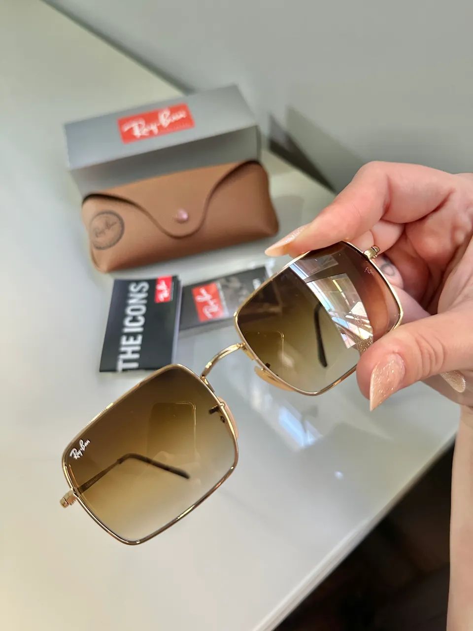 Óculos de Sol Ray-Ban Retangular Marrom Rb1969 Feminino - Foto 2