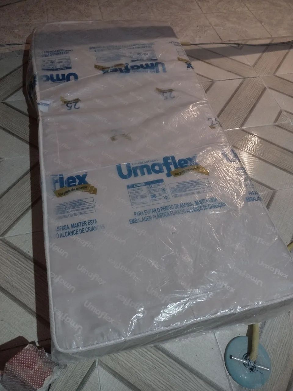 Colchão semi ortopédico Unaflex de solteiro 