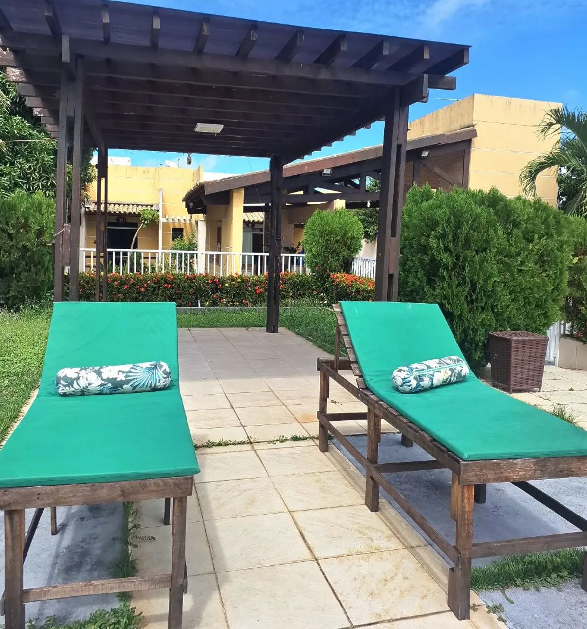 Cama, Maca de piscina e bronze