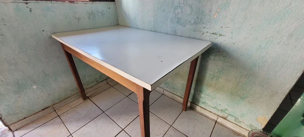 Vendo mesa grande de madeira 