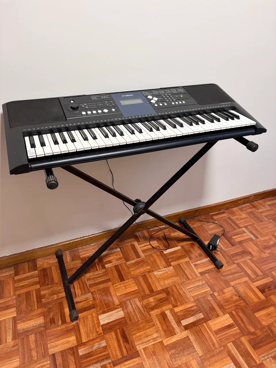 Teclado Yamaha PSR-E333 - Foto 2