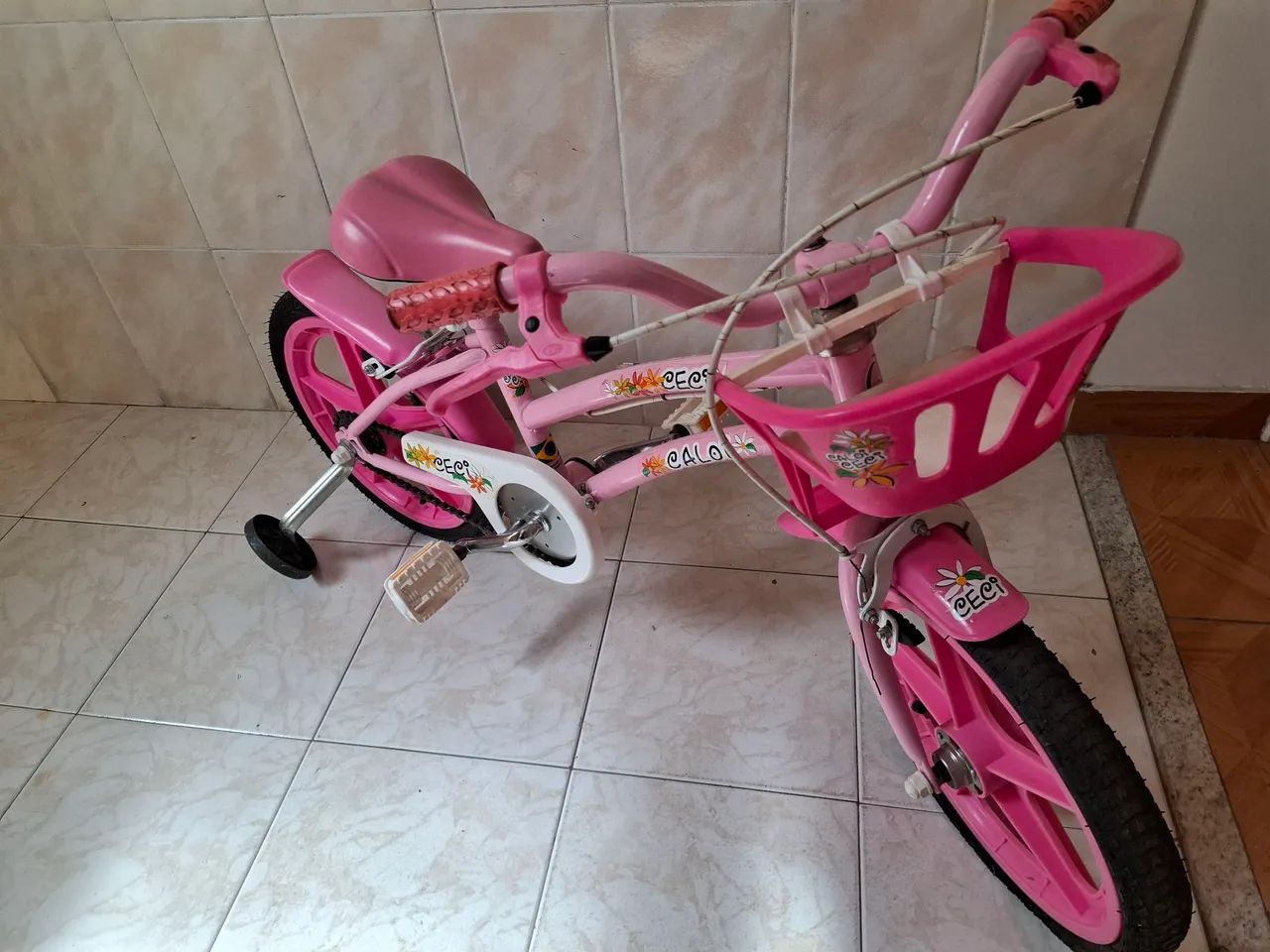 Bicicleta infantil super nova com pouco uso. - Foto 2