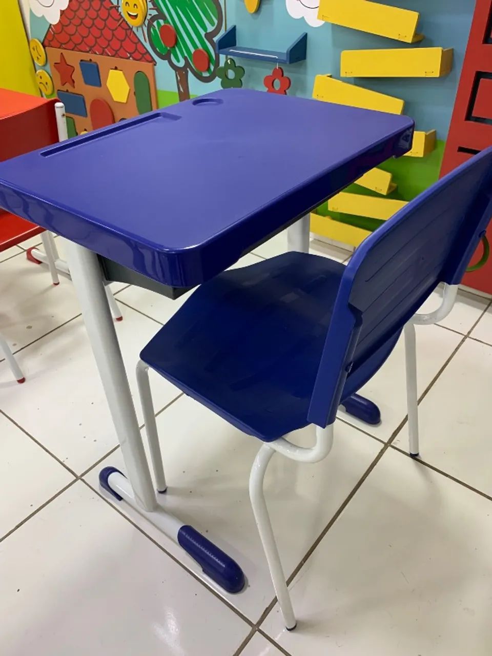 Mesa Escolar linda  - Foto 4