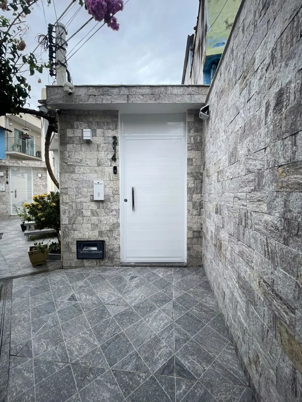 Alugo casa de vila mobiliada 