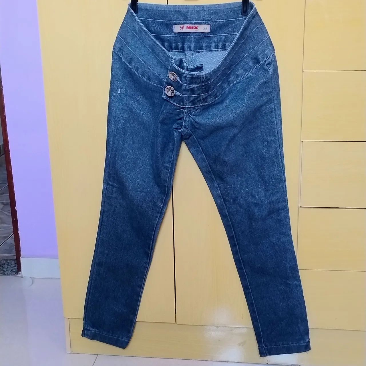 Roupas semi nova 