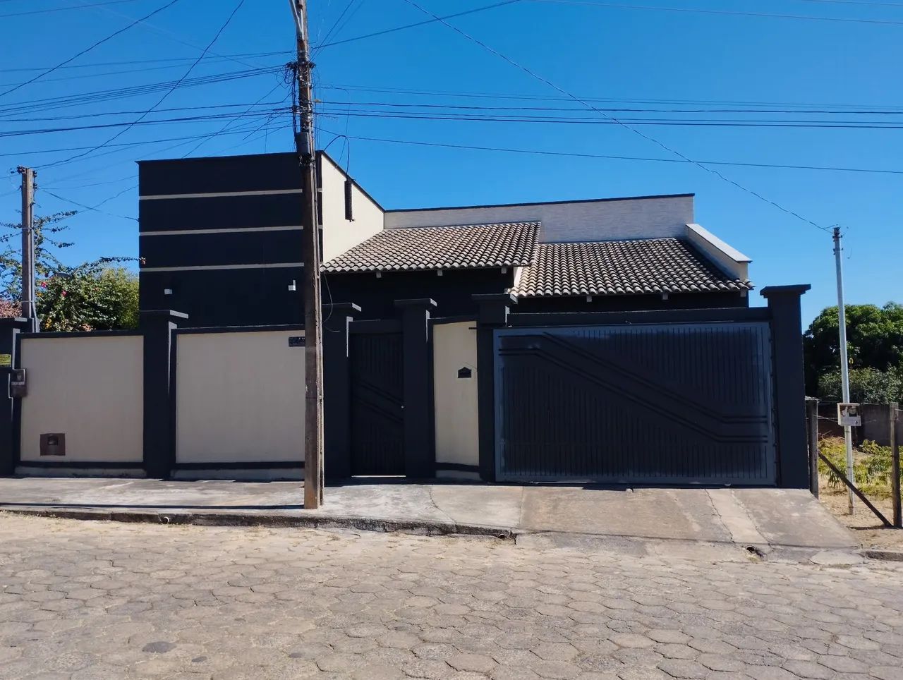 VENDO CASA RESIDENCIAL NO SETOR NOVA CIDADE EM DIANÓPOLIS 
