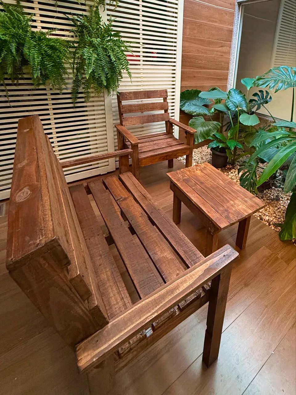 Conjunto de bancos e mesinha para área externa - Foto 5