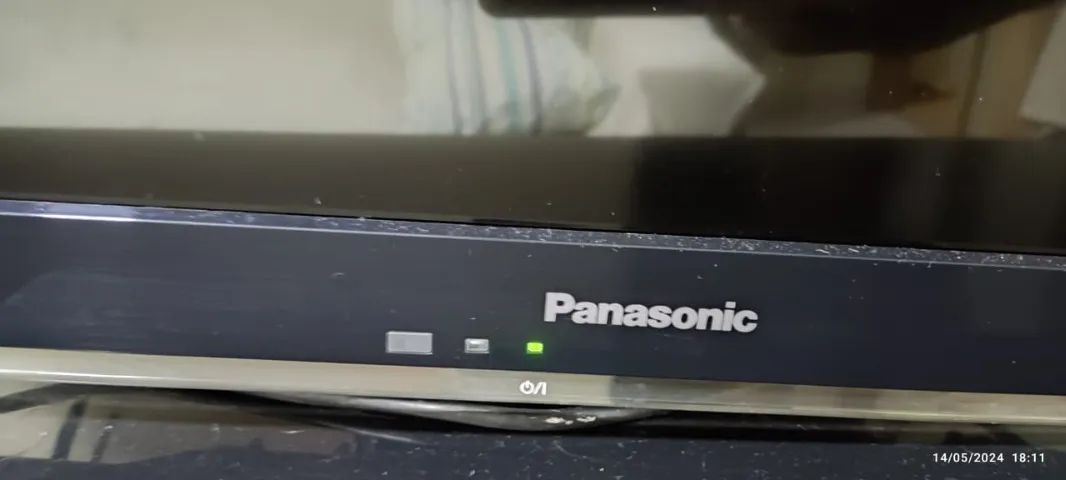 TV Panasonic 42" LED (Modelo TC-L42E5BG) - Sucata / Retirada de Peças