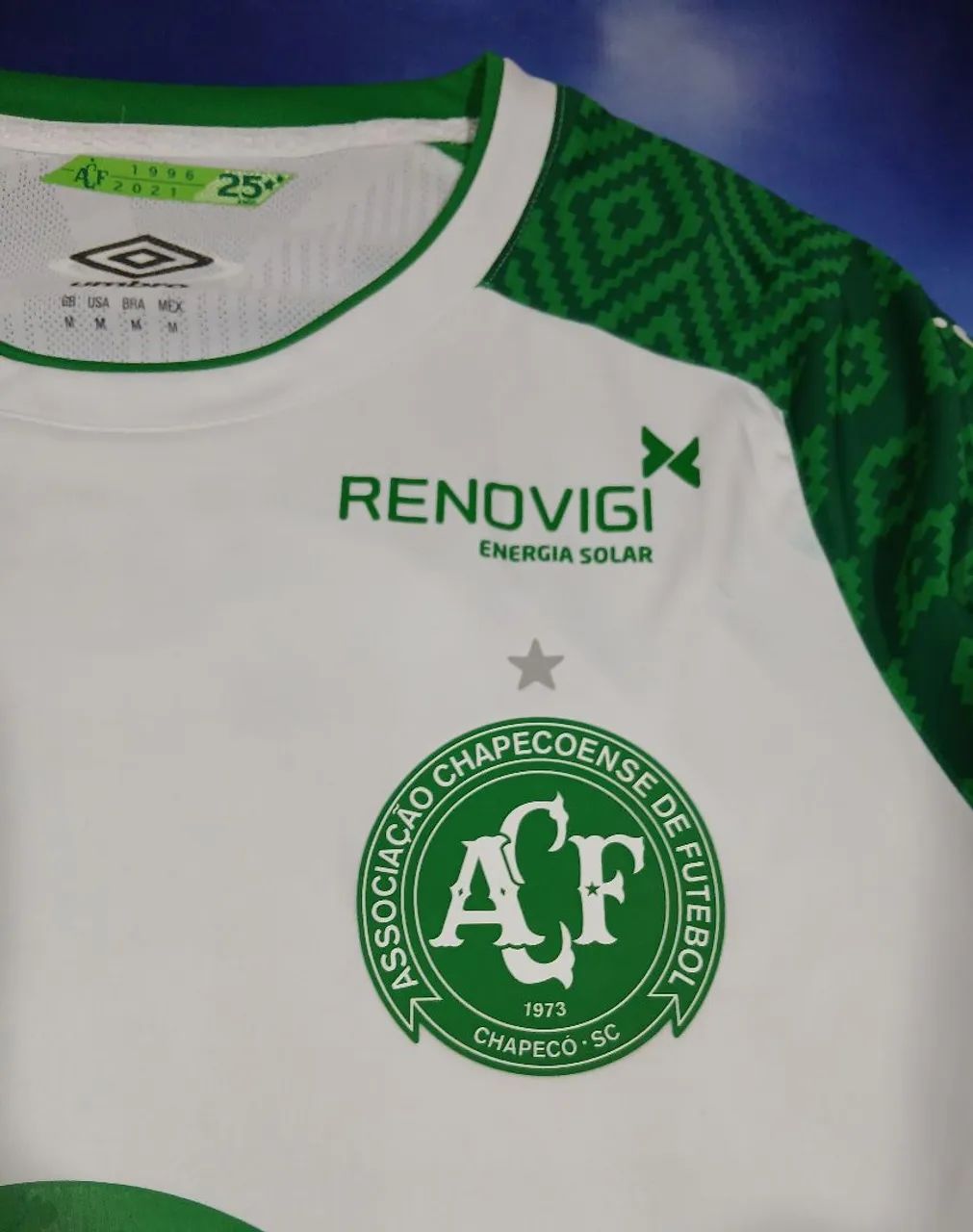 Camisa da Chapecoense 2021 Umbro #16 Léo Gomes de jogo Tamanho M  - Foto 4