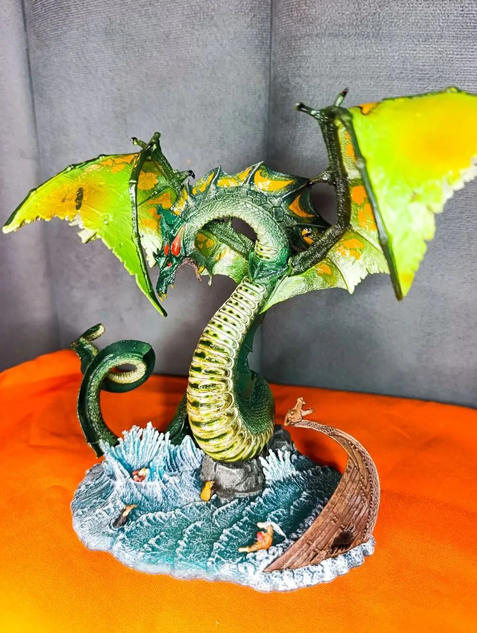 dragão eternal dragon mcfarlane clan series 5 - Hobbies e coleções
