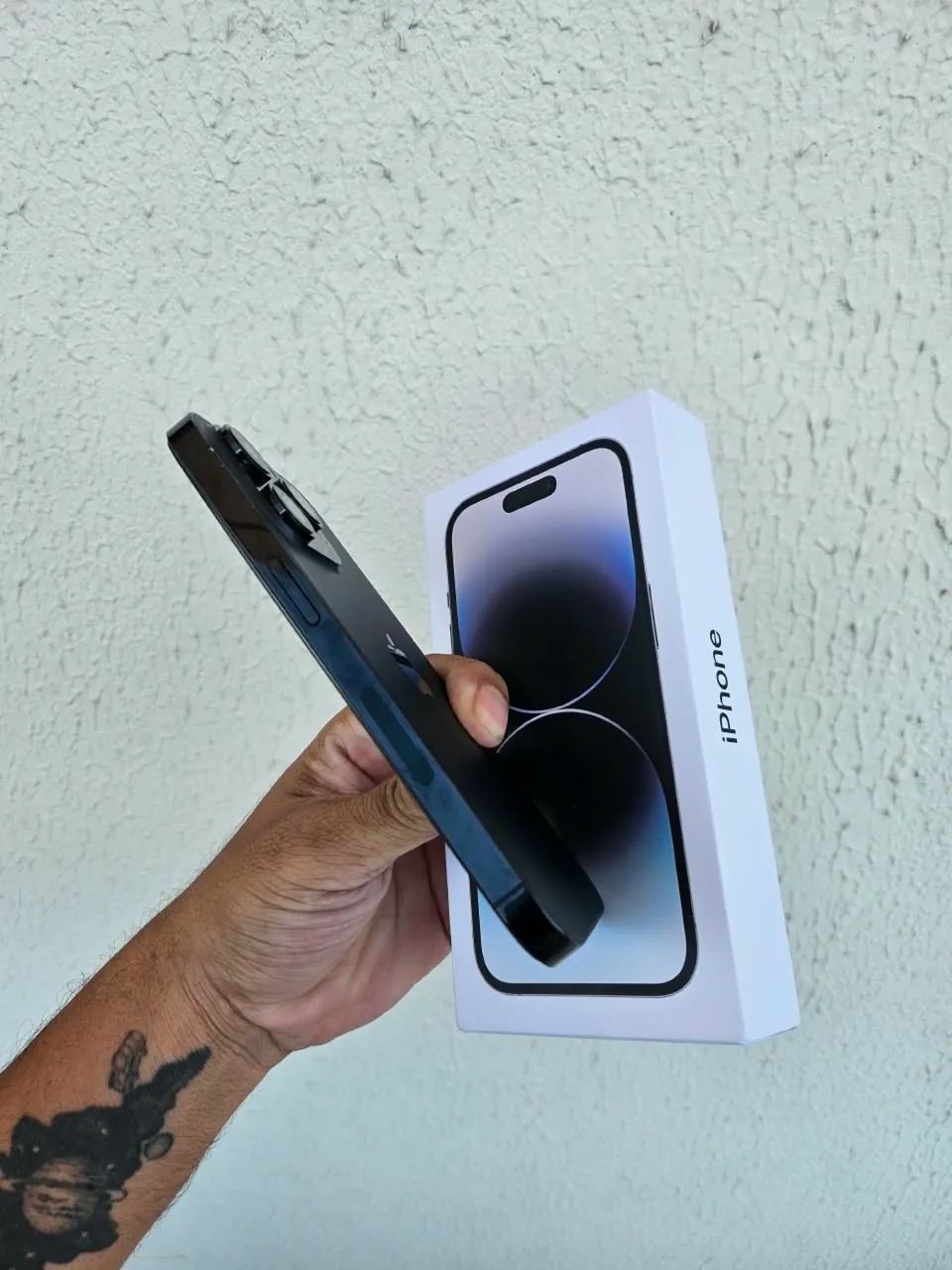 IPHONE 14PRO 128G com caixa - Celulares e Smartphones