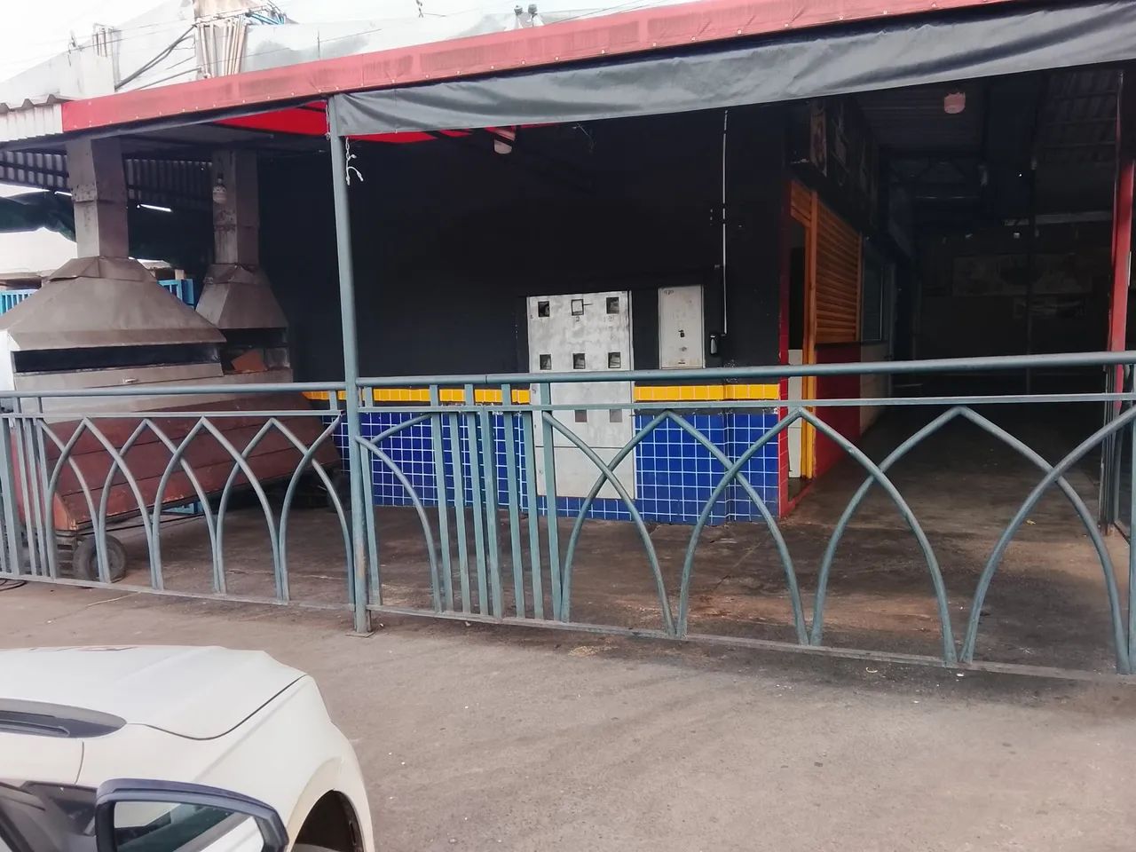 Vendo box praça de alimentação