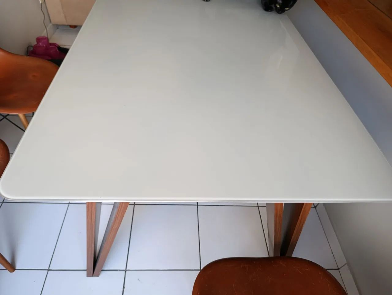 Mesa com tampo de vidro