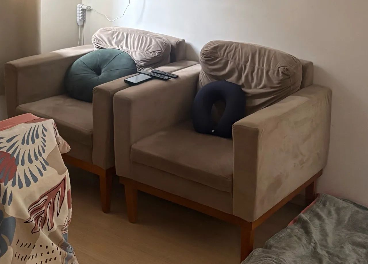 Duas poltronas em Ótimo estado