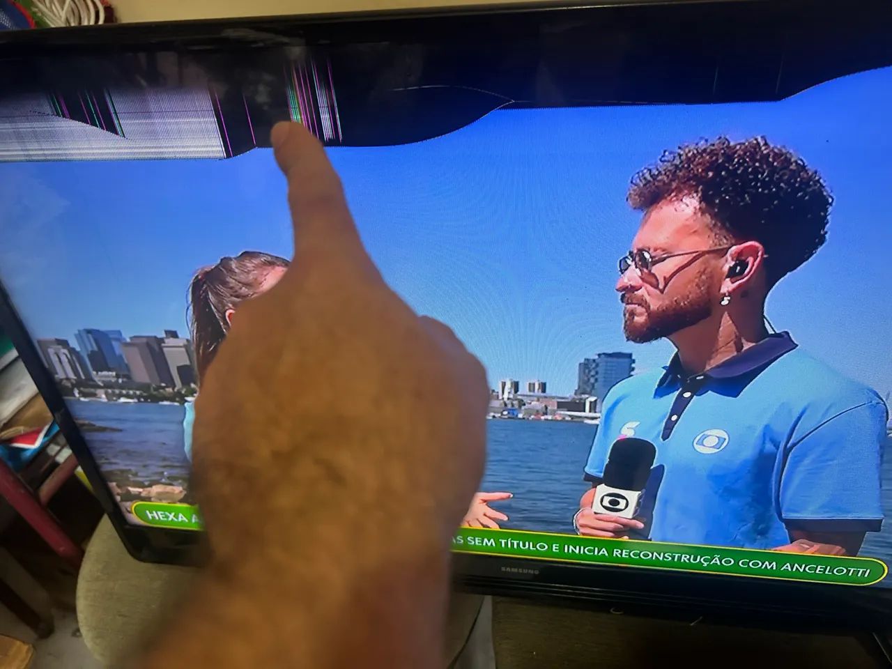 Tv 32 polegadas tela quebrada - Foto 2