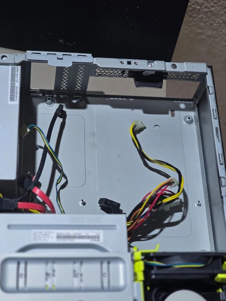 Gabinete para PC com fonte 80 plus - Foto 2