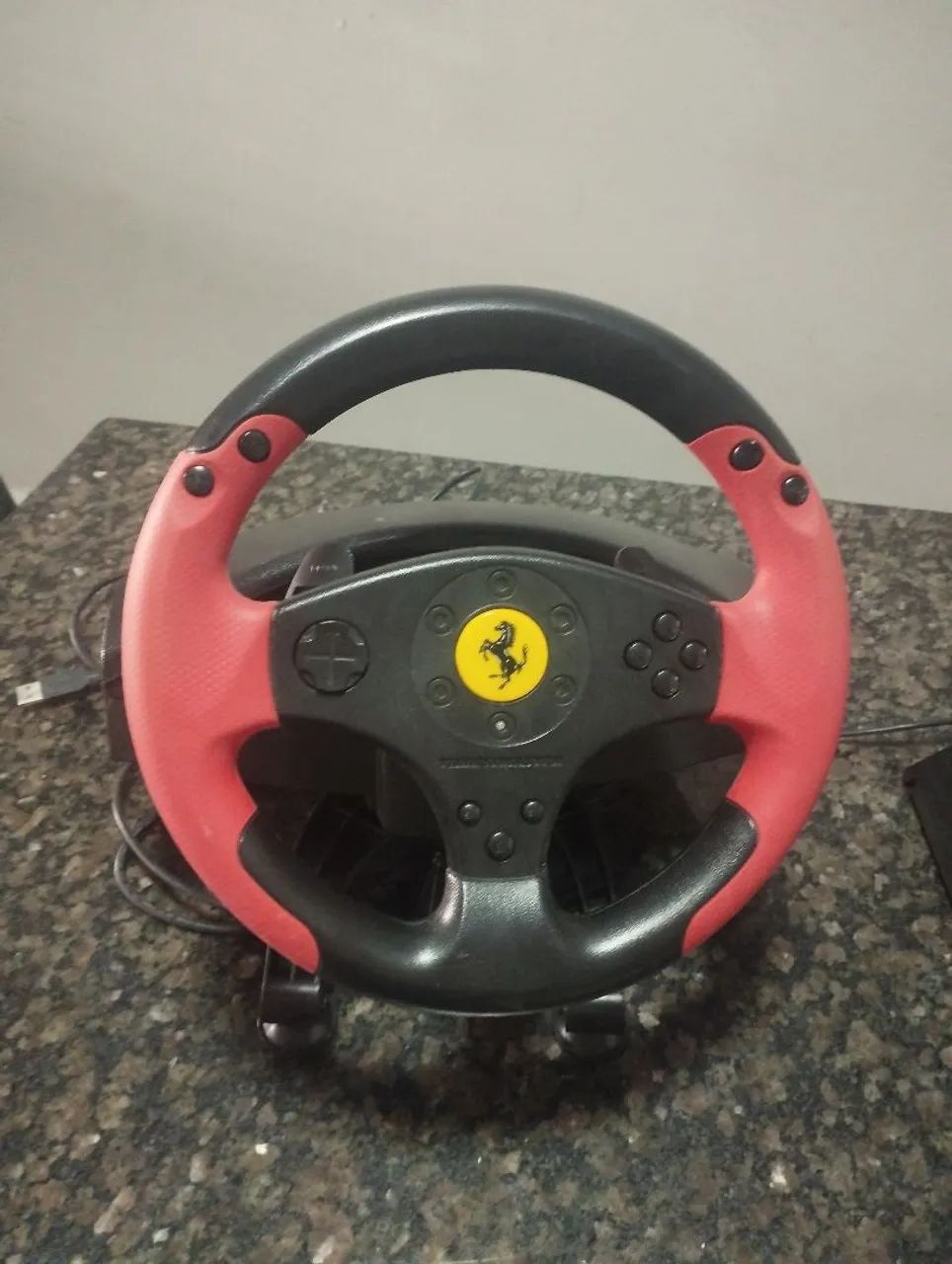 Volante pra PC ou ps3 dá thrustmaster Ferrari  - Foto 3