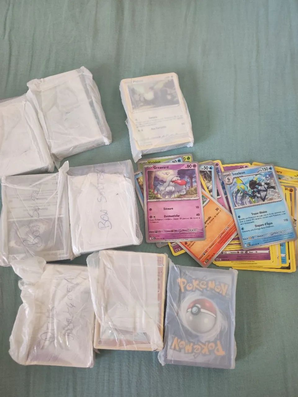 Pack com 50 Figurinhas Pokemon - copag