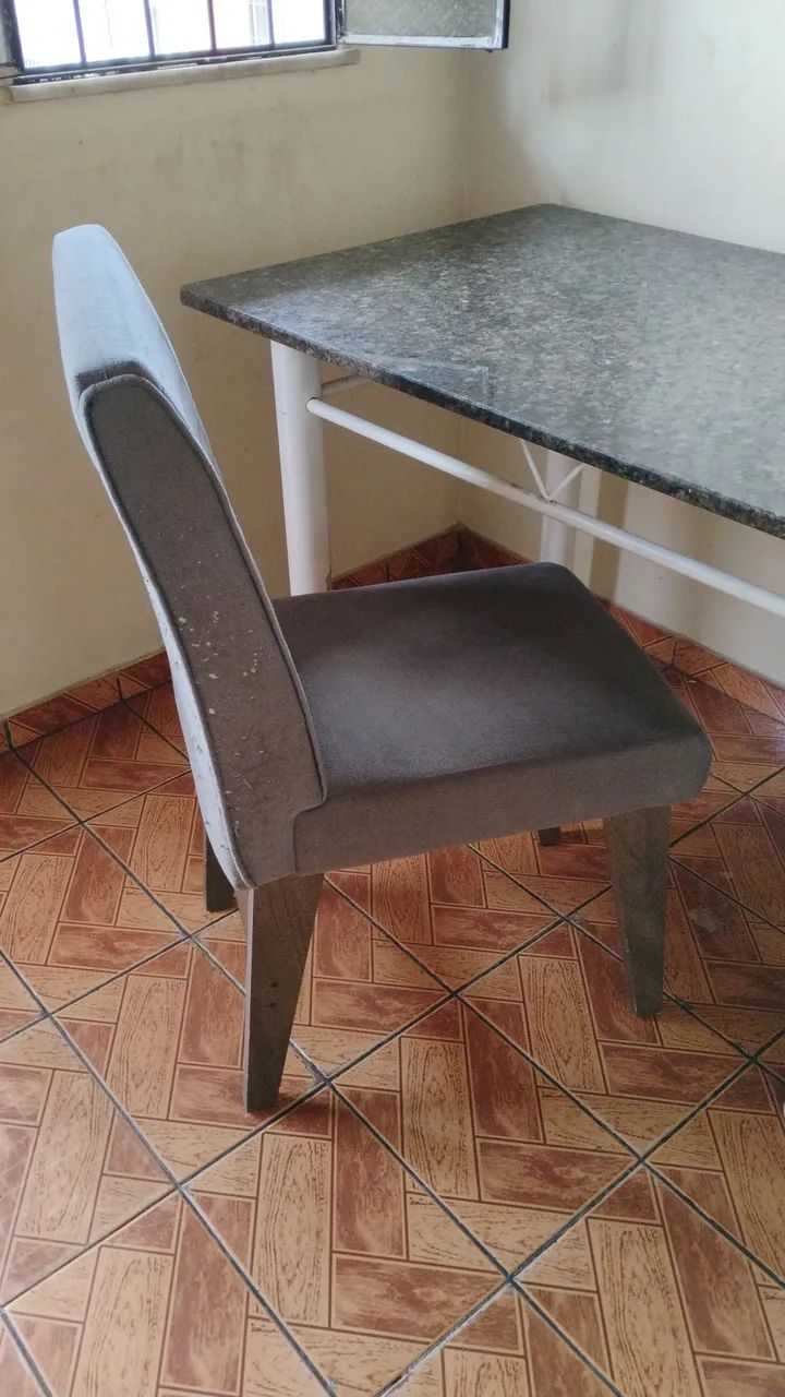 Mesa de mármore + 2 cadeiras  - Foto 5