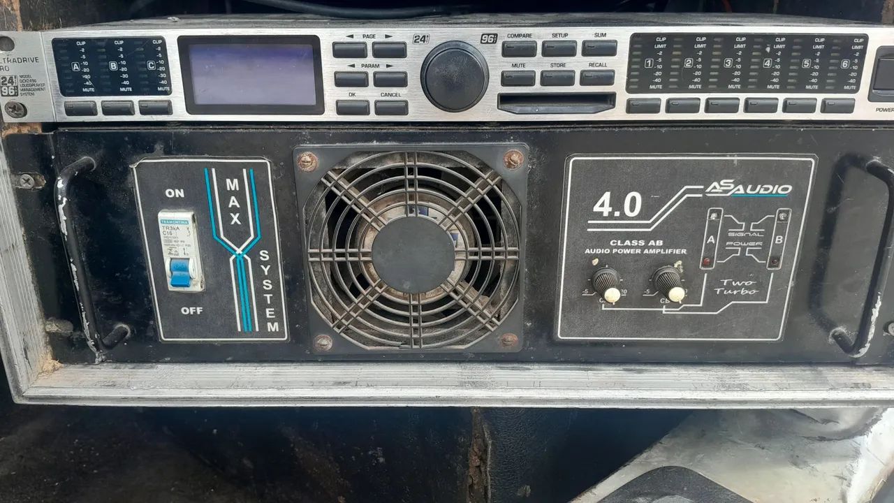 Amplificador 4.000 watts 