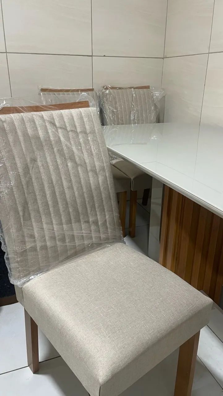 Vendo 6 cadeiras novas 