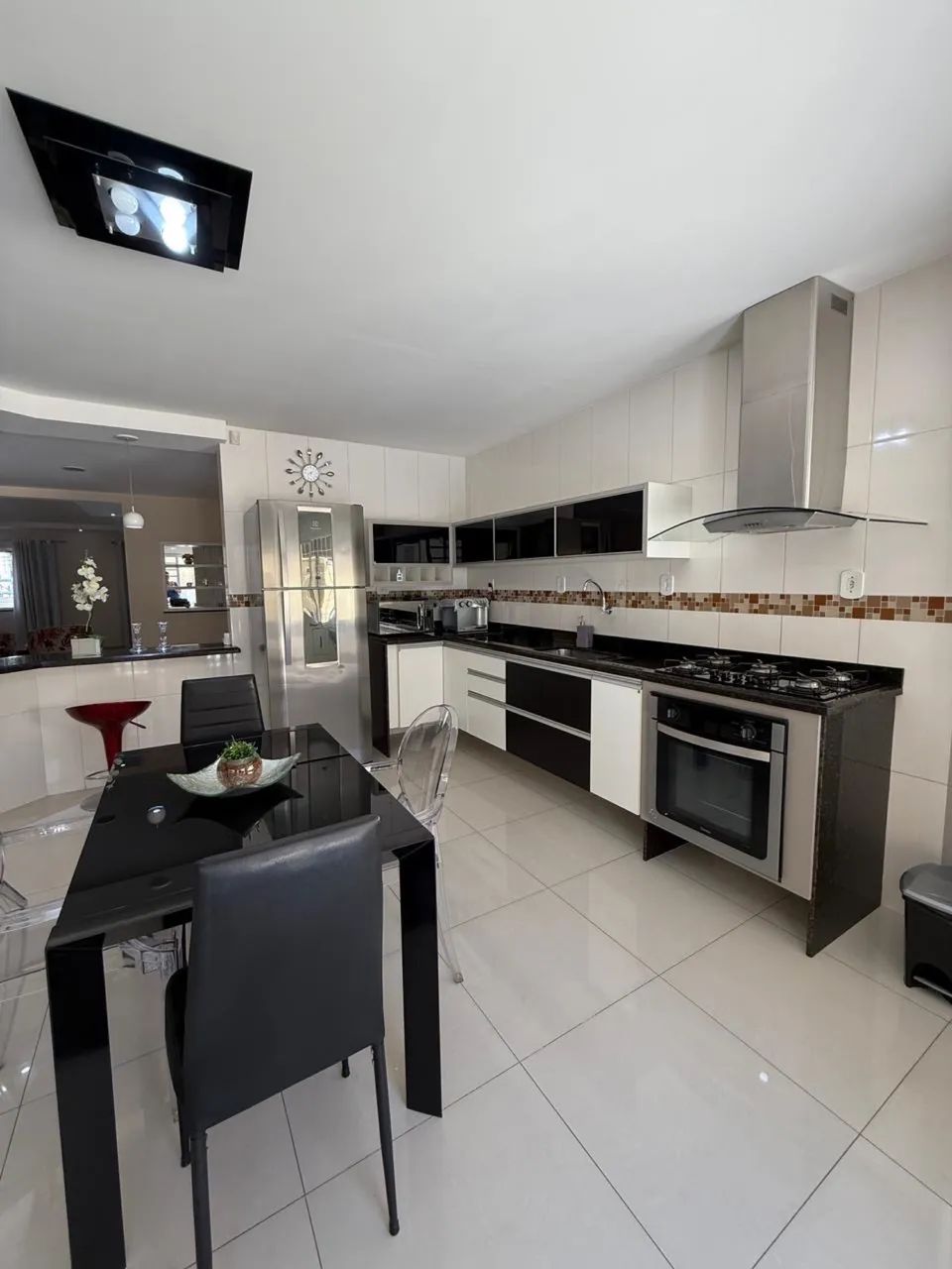 VENDO CASA DUPLEX DESLUMBRANTE - MUTONDO  - Foto 4